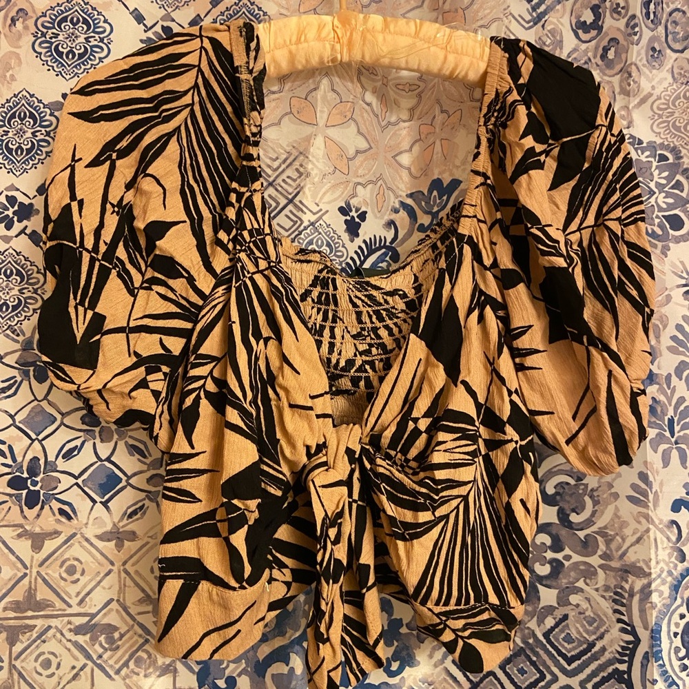 NWT crop top